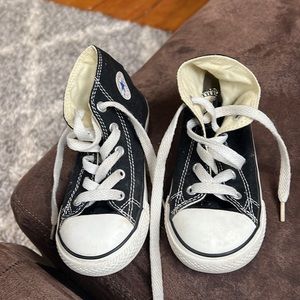 Black lace up All Star converse